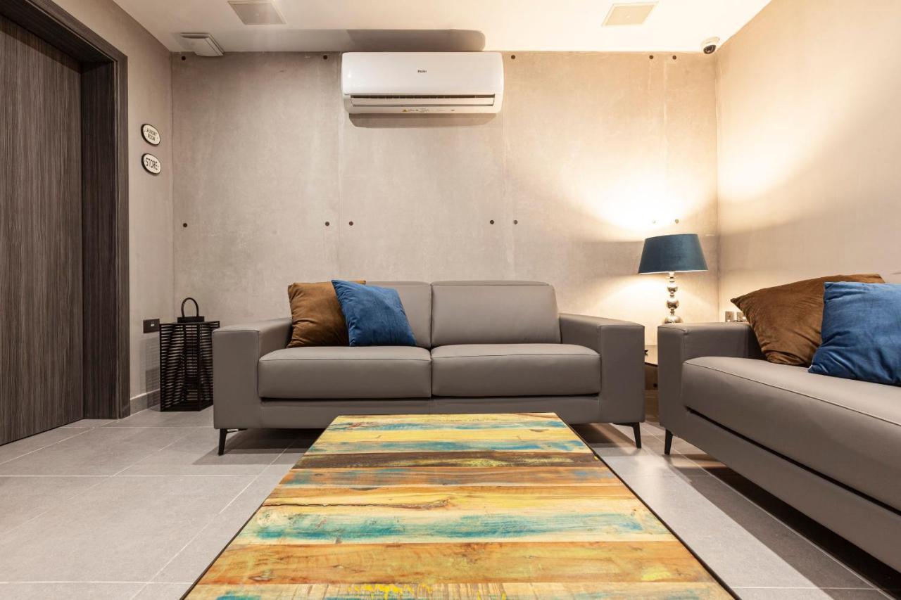No.48 Apartments مسيدا المظهر الخارجي الصورة